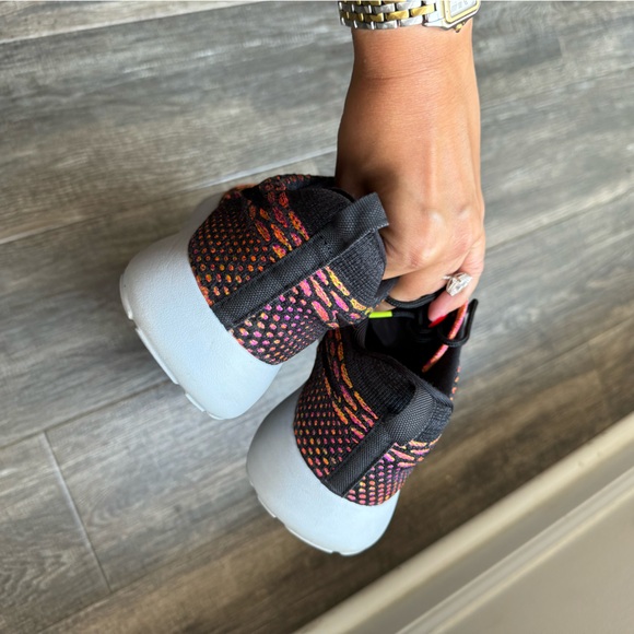Nike roshe one flynit 8.5 - Picture 4 of 5